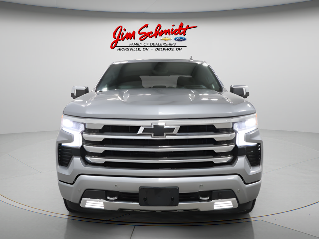Used 2024 Chevrolet Silverado 1500 High Country w/ High Country Premium Package AWD/4WD image 3