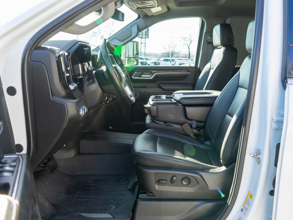 Used 2024 GMC Sierra 3500 SLT w/ X31 Off-Road Package image 11
