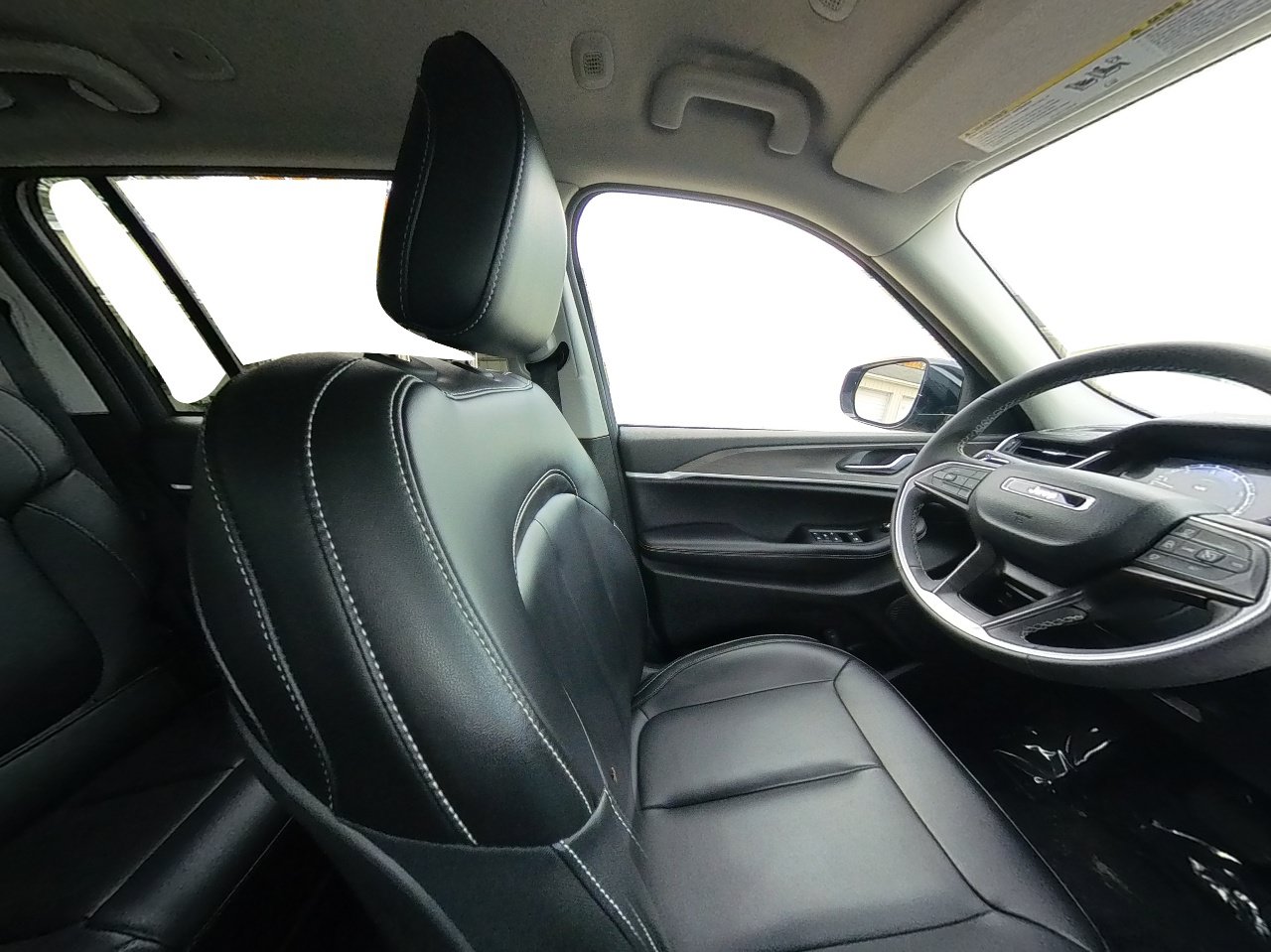 Used 2023 Jeep Grand Cherokee Limited RWD image 47