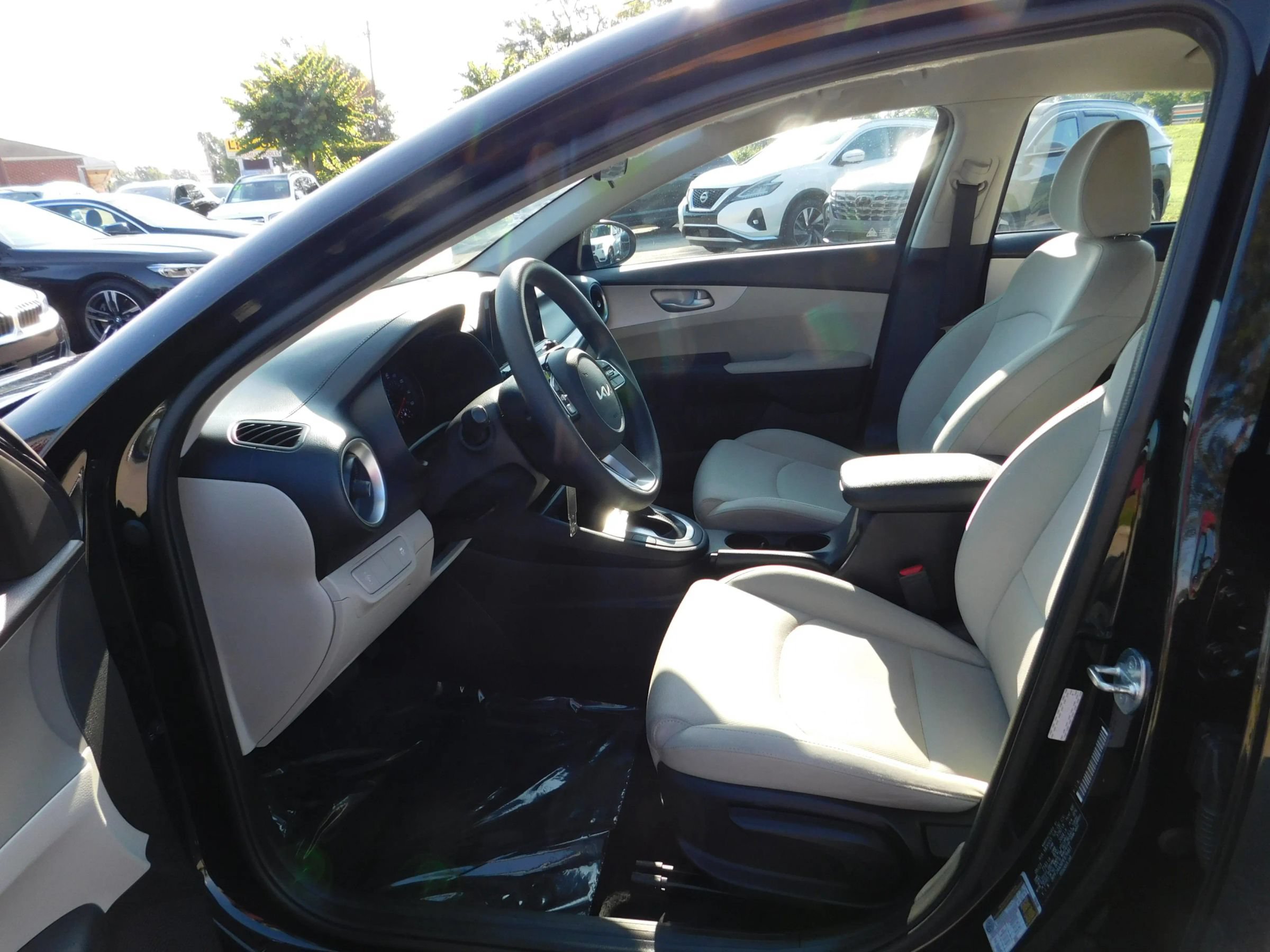 Used 2023 Kia Forte LXS FWD image 14