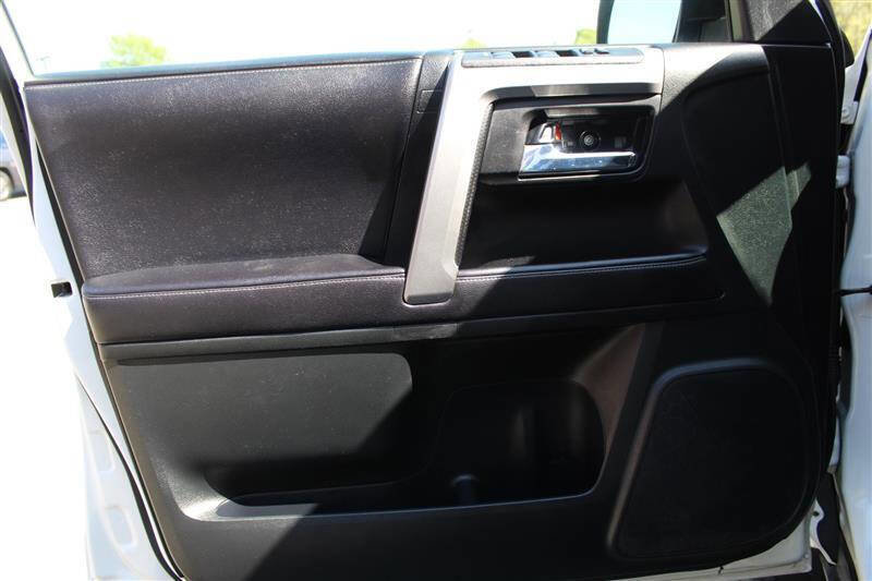 Used 2016 Toyota 4Runner SR5 image 12