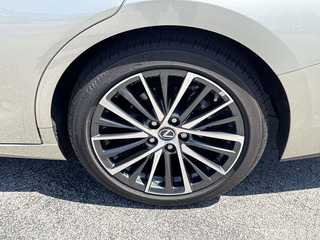 Used 2025 Lexus ES 350 w/ Premium Package image 31