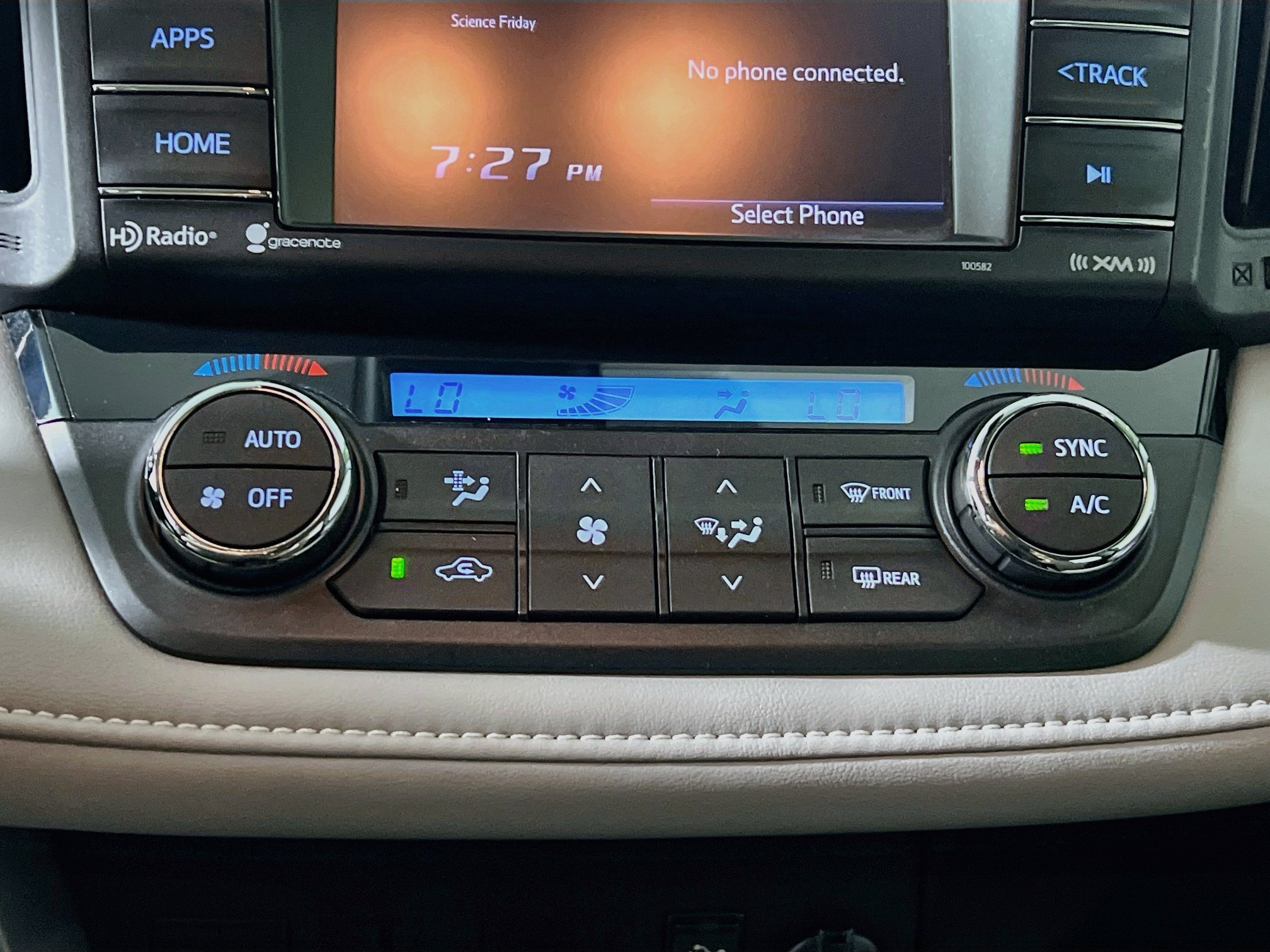 Used 2018 Toyota RAV4 XLE FWD image 26