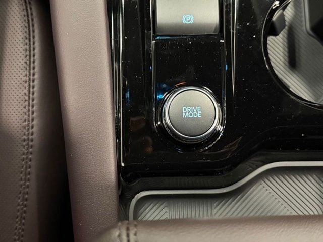 Used 2026 Ford Explorer Platinum RWD image 27