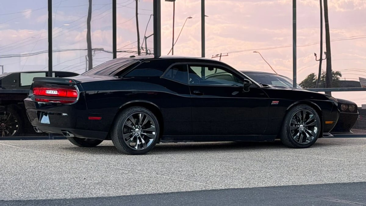 Used 2014 Dodge Challenger SRT8 Core w/ Electronics Convenience Group RWD image 17