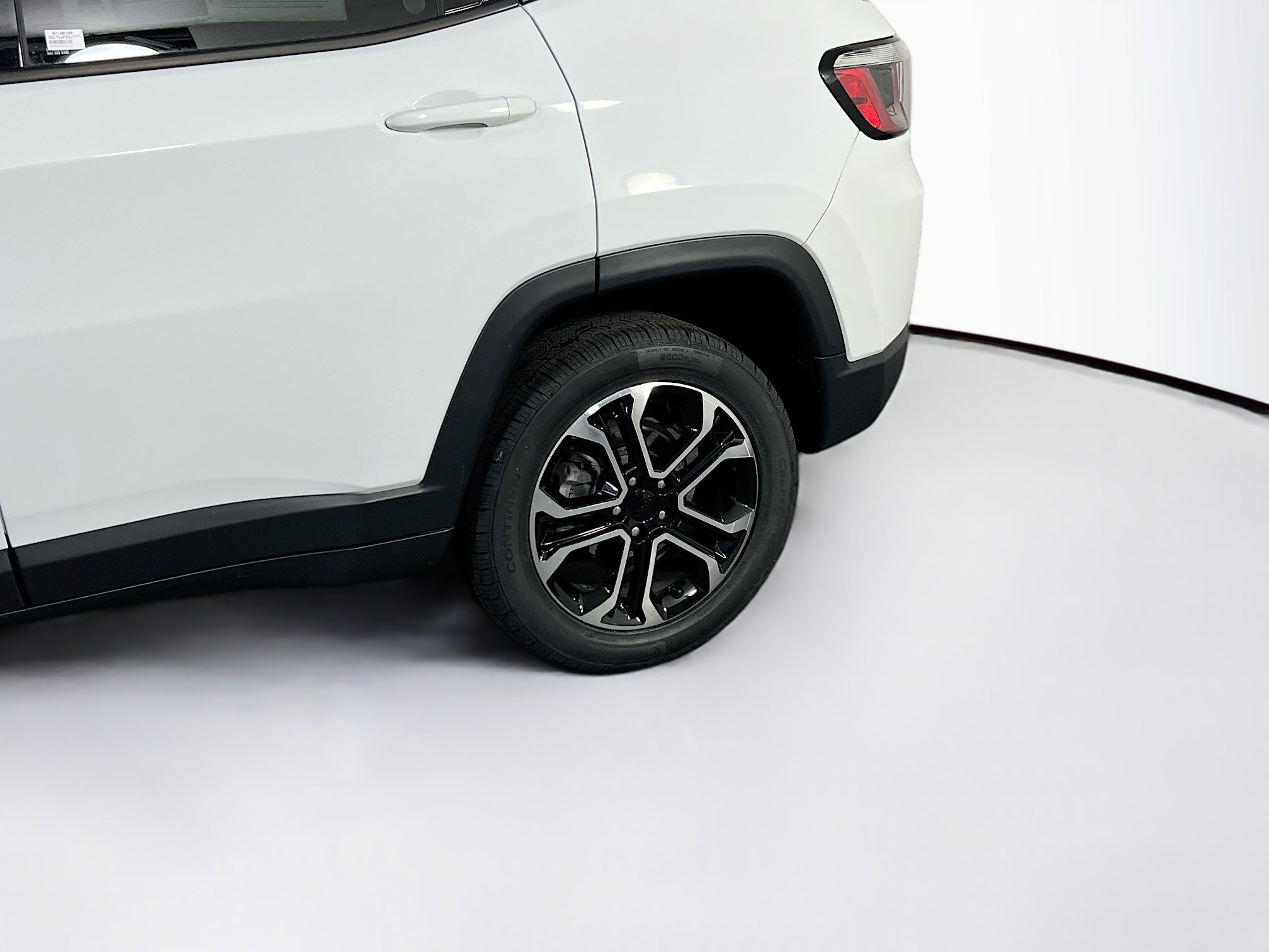 Used 2022 Jeep Compass Limited image 28