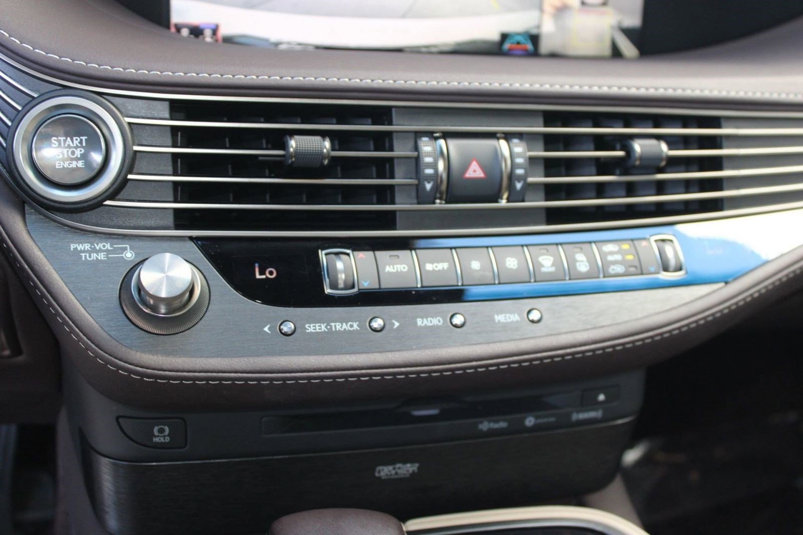 Used 2018 Lexus LS 500 AWD w/ Luxury Package image 26