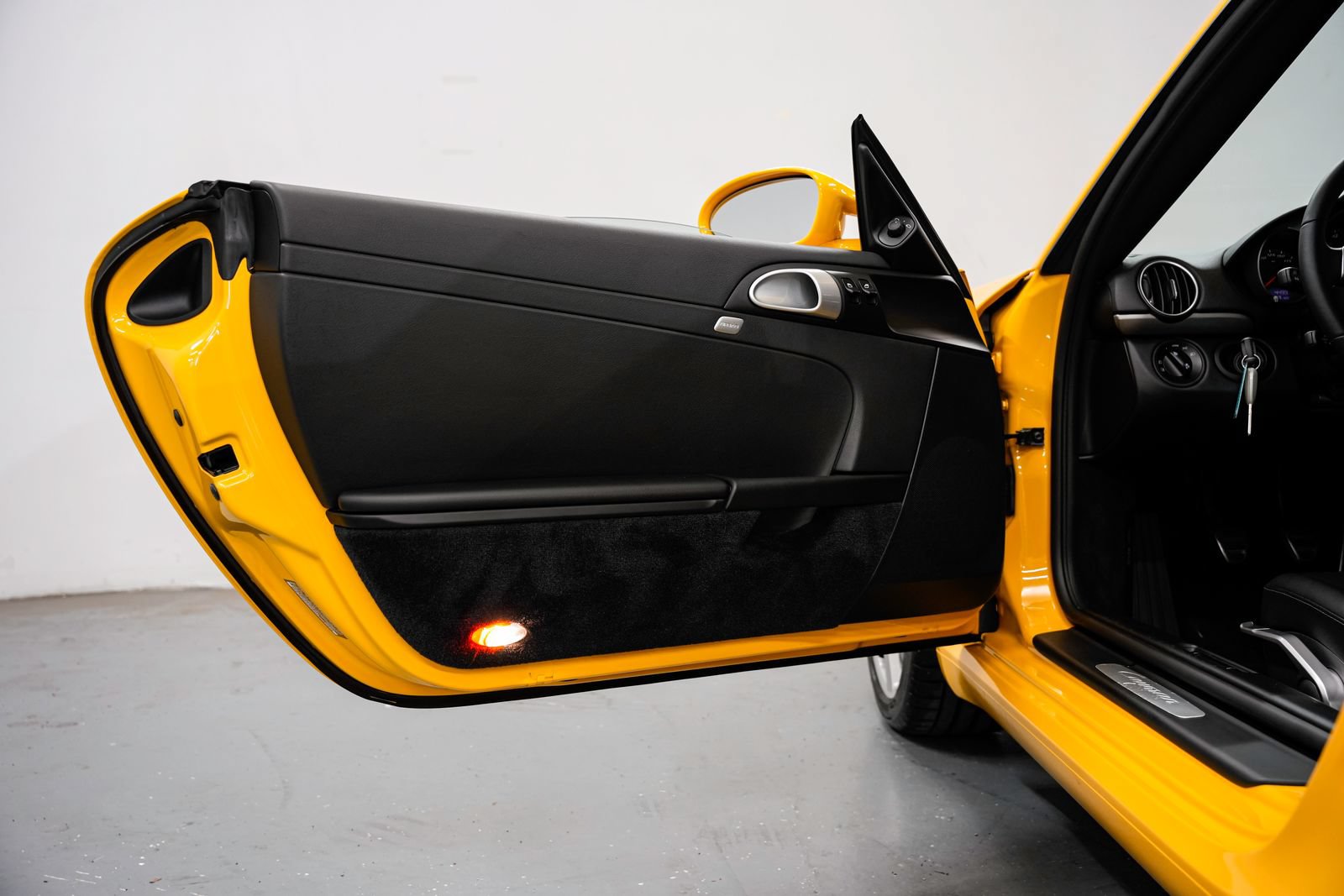 Used 2008 Porsche Cayman RWD image 19