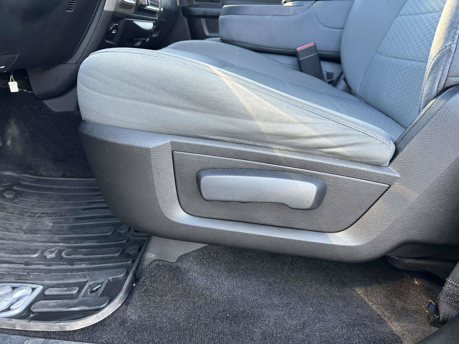 Used 2014 RAM 1500 Express AWD/4WD image 19