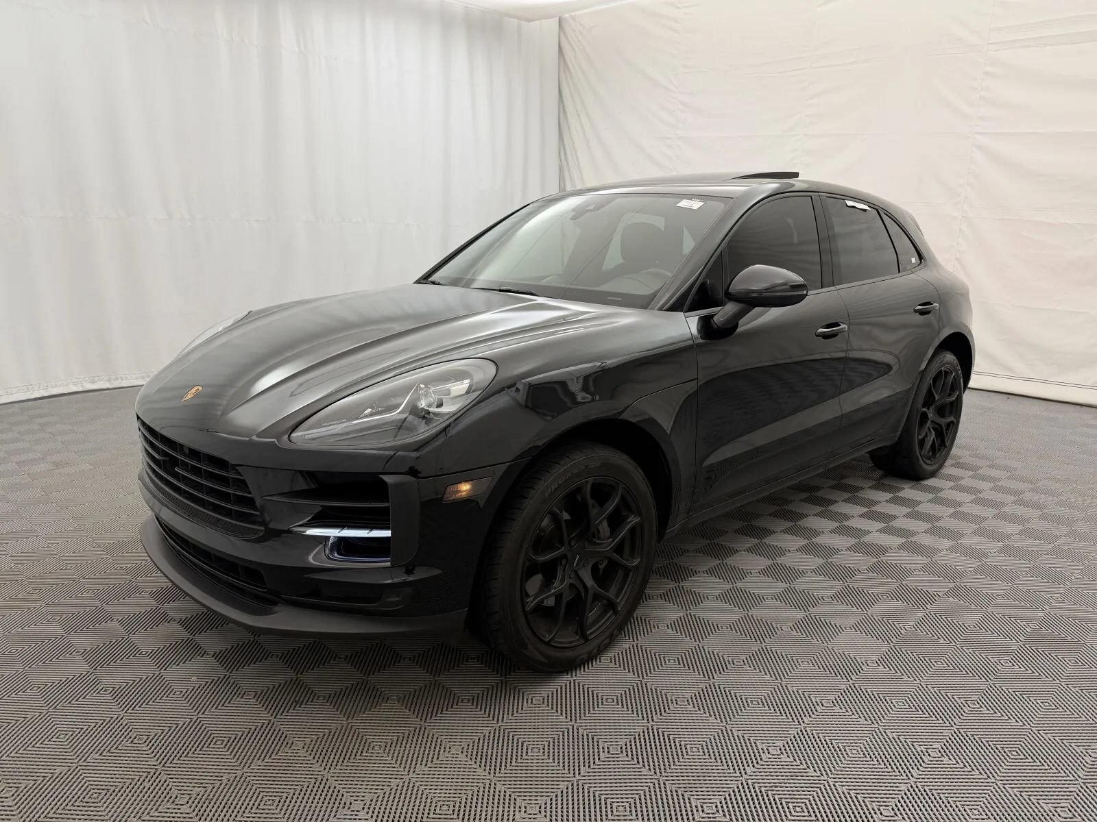 Used 2020 Porsche Macan S AWD/4WD image 2