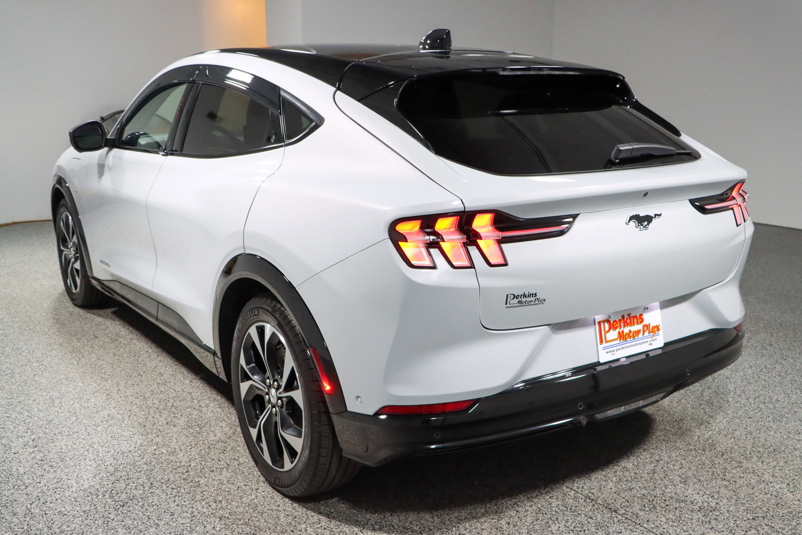 Used 2021 Ford Mustang Mach-E Premium AWD/4WD image 9
