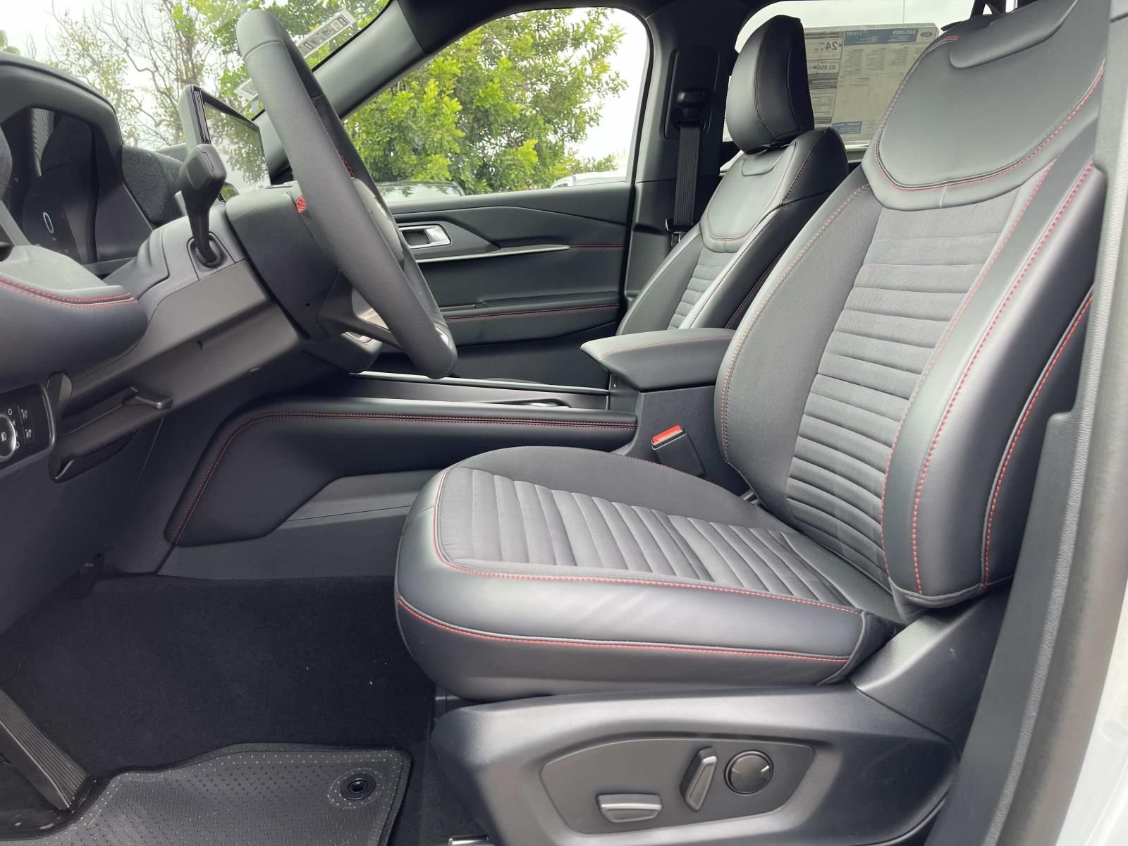 New 2026 Ford Explorer ST-Line w/ ST-Line Street Pack RWD image 18