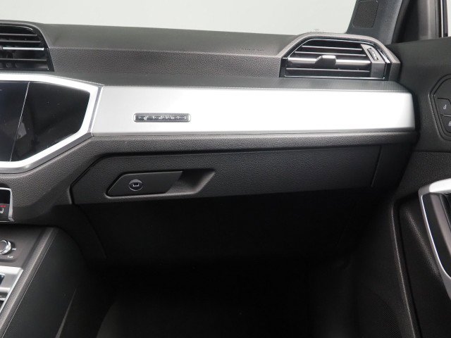 Used 2019 Audi Q3 2.0T Premium image 31