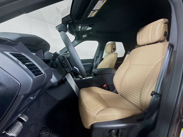 Certified 2026 Land Rover Discovery Limited Edition AWD/4WD image 11
