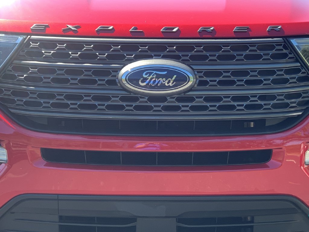 Used 2022 Ford Explorer XLT w/ Equipment Group 202A RWD image 43