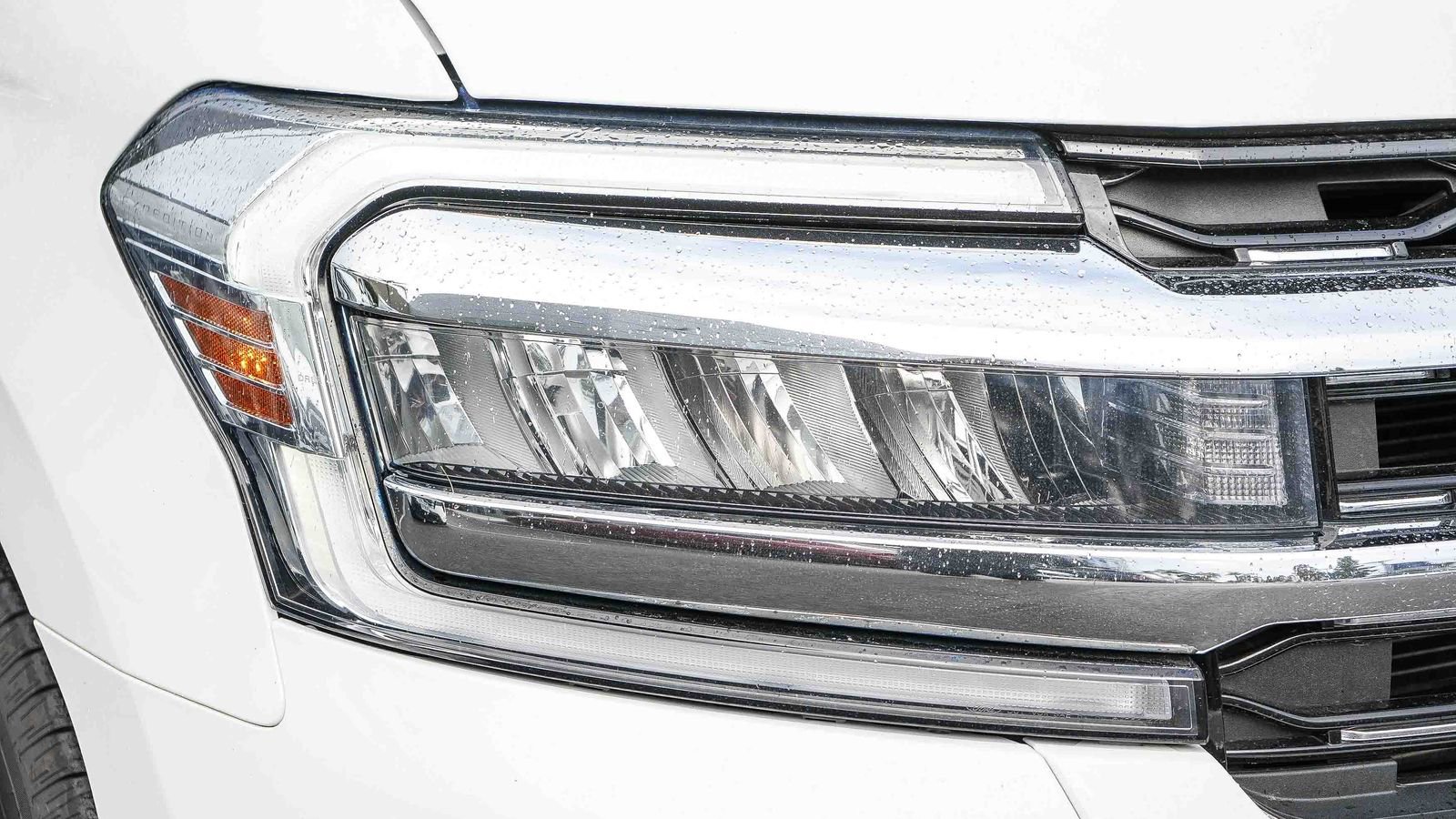 Used 2023 Ford Expedition Limited image 4