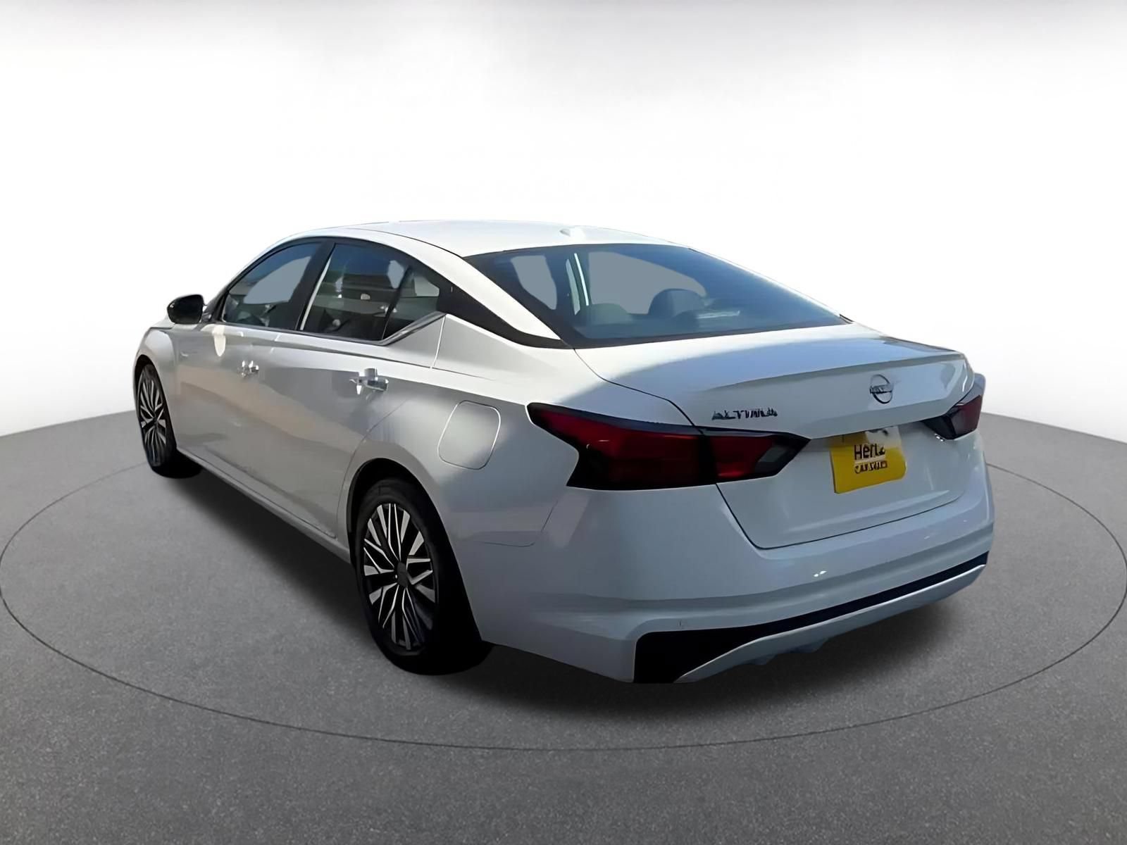 Used 2025 Nissan Altima 2.5 SV FWD image 5