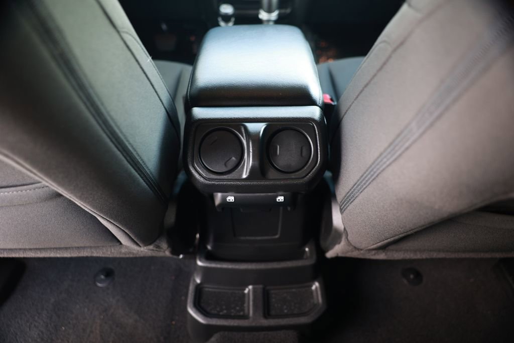 Used 2023 Jeep Wrangler Unlimited AWD/4WD image 33