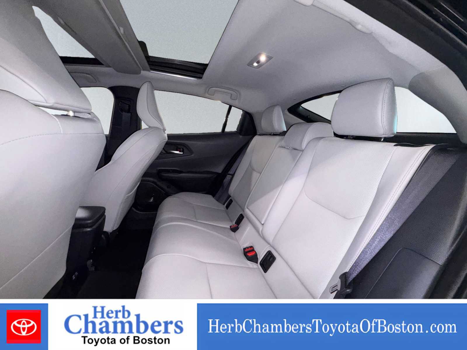 Used 2024 Toyota Prius Limited AWD/4WD image 20