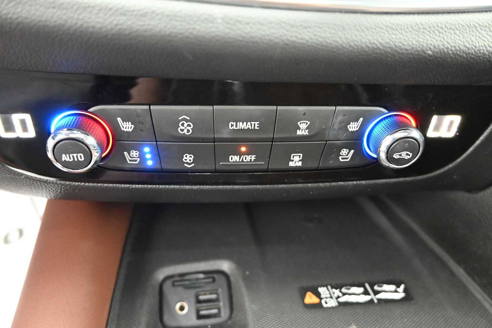 Used 2020 Buick Enclave Avenir w/ Avenir Technology Package AWD/4WD image 16