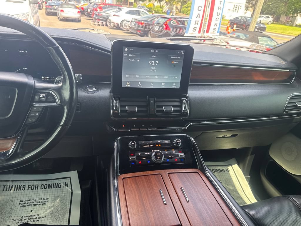 Used 2018 Lincoln Navigator Reserve w/ Technology Package AWD/4WD image 17