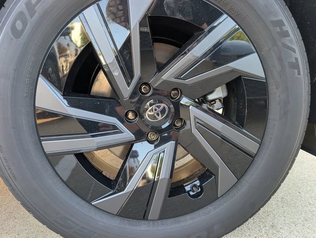 New 2026 Toyota C-HR AWD/4WD image 6