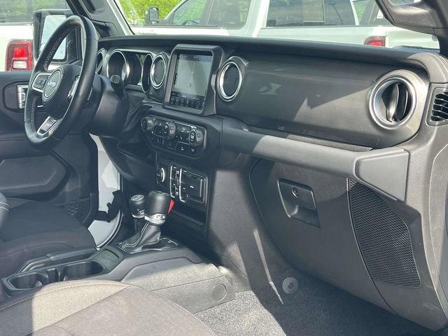 Used 2022 Jeep Wrangler Unlimited Sahara w/ Cold Weather Group image 24