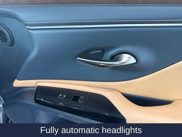 Used 2025 Lexus ES 300h w/ Technology Package image 20