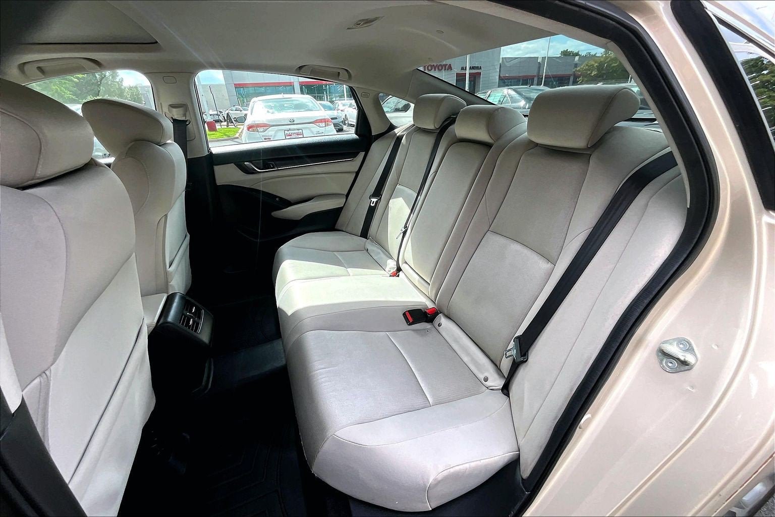 Used 2018 Honda Accord EX image 24