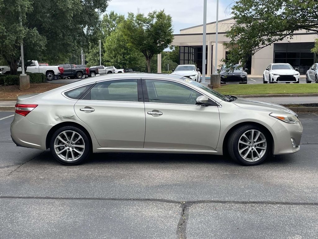 Used 2014 Toyota Avalon XLE Touring FWD image 2
