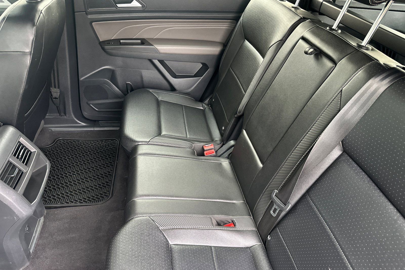 Certified 2022 Volkswagen Atlas Cross Sport SE image 13