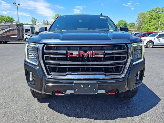 Used 2024 GMC Yukon XL AT4 w/ Technology Package AWD/4WD image 5