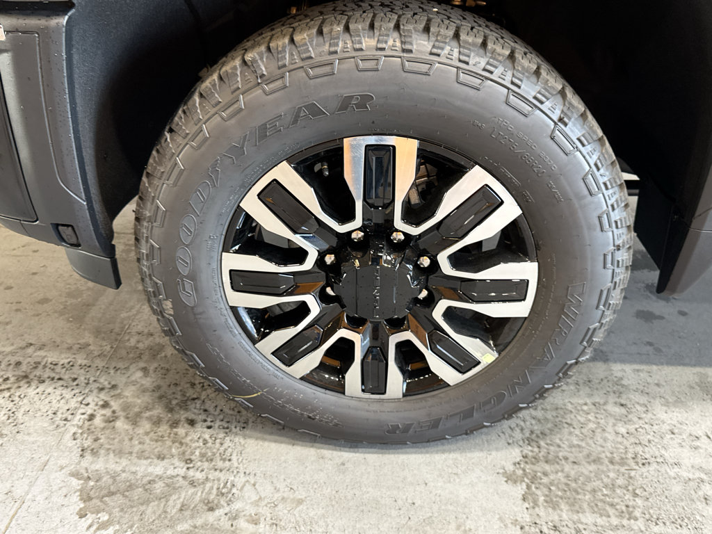 New 2026 GMC Sierra 2500 Denali Ultimate AWD/4WD image 9