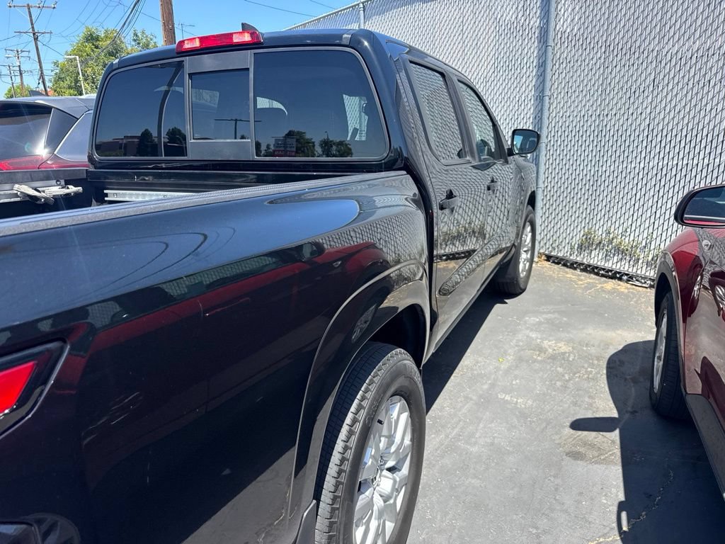 Used 2022 Nissan Frontier SV w/ SV Premium Package RWD image 5