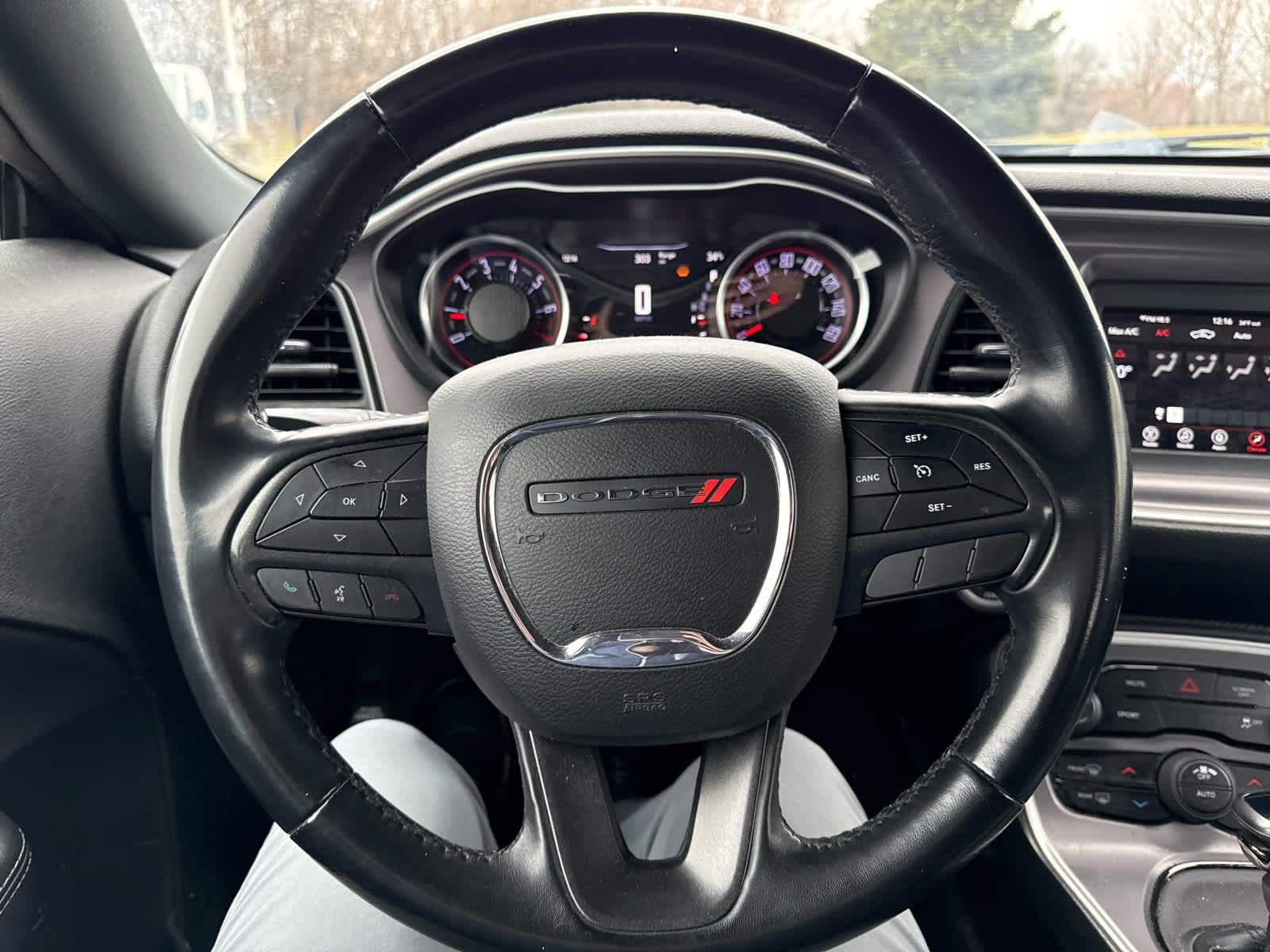 Used 2019 Dodge Challenger SXT image 11