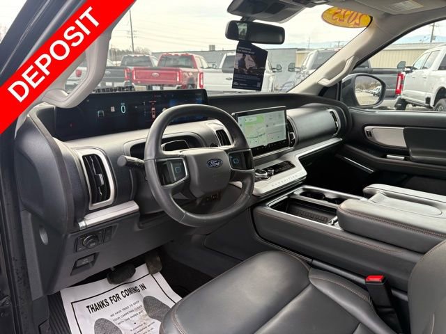 Used 2025 Ford Expedition Active image 16