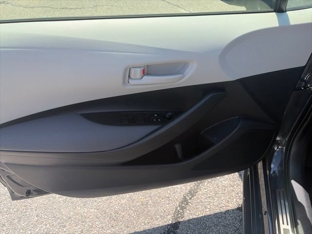 Used 2023 Toyota Corolla LE w/ Carpet Mat Package (TMS) FWD image 18
