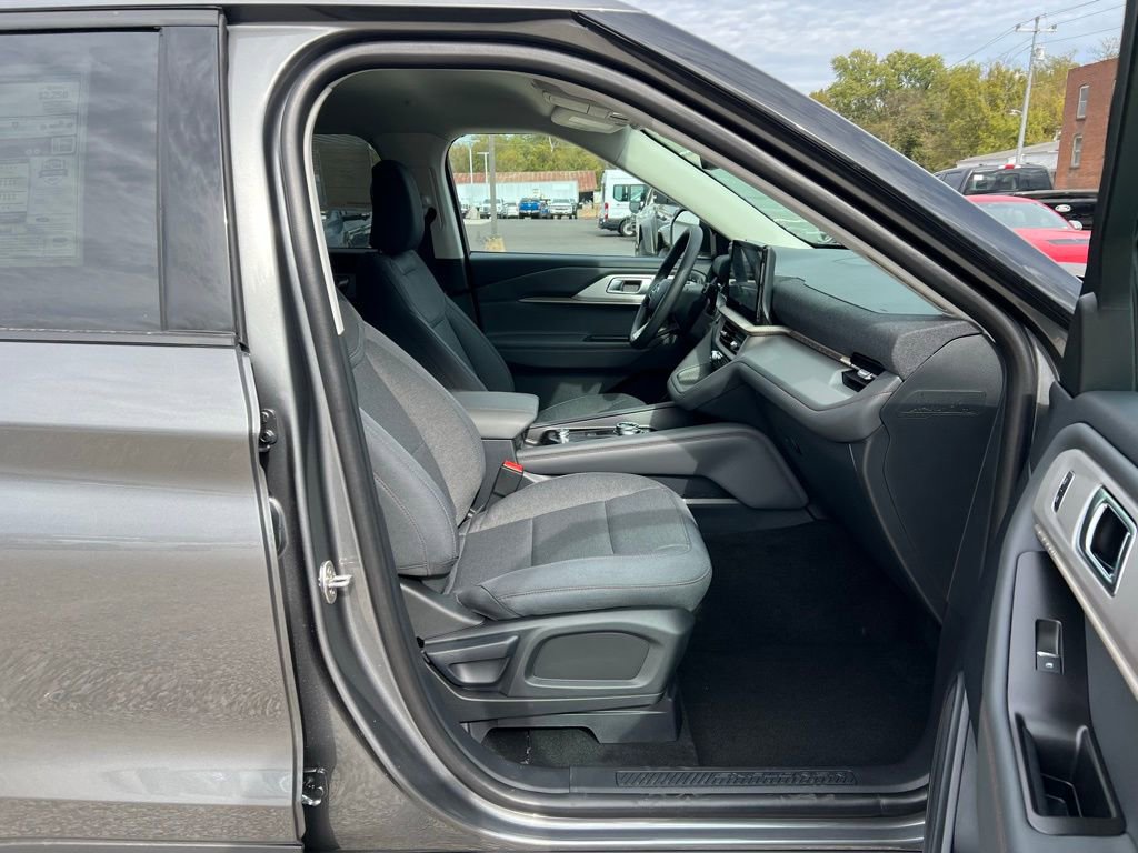 New 2026 Ford Explorer Active image 22