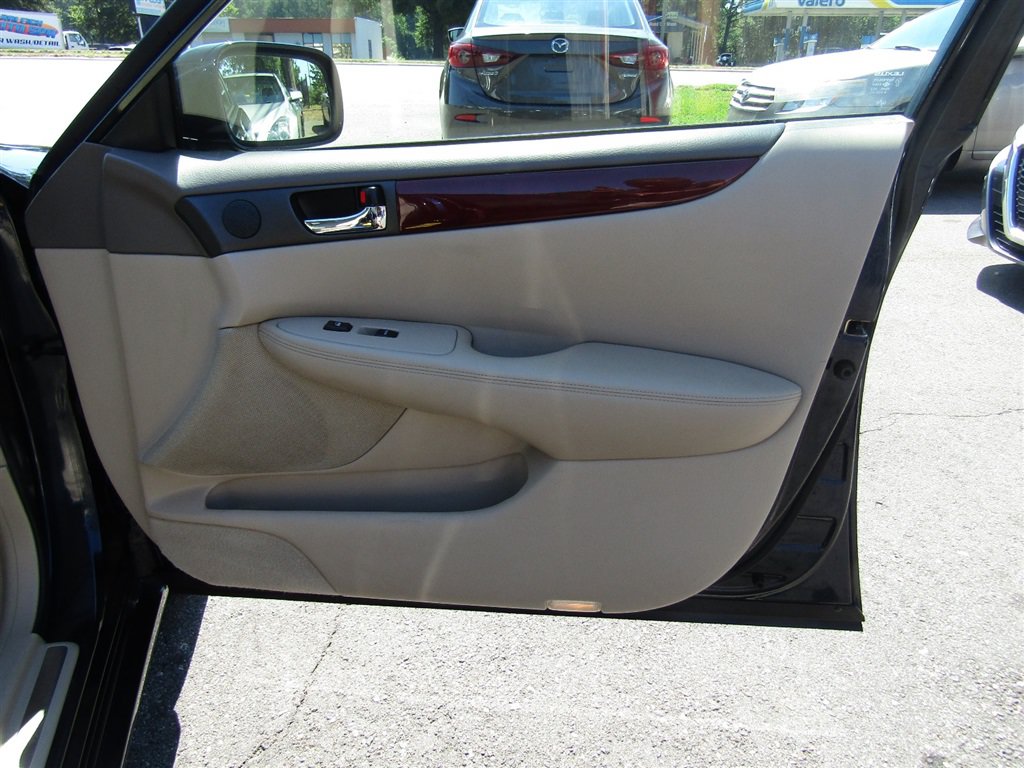 Used 2004 Lexus ES 330 FWD image 15