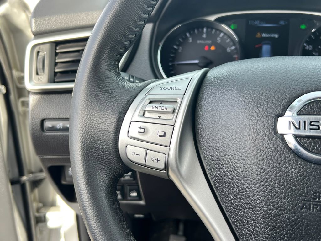 Used 2016 Nissan Rogue SL image 30