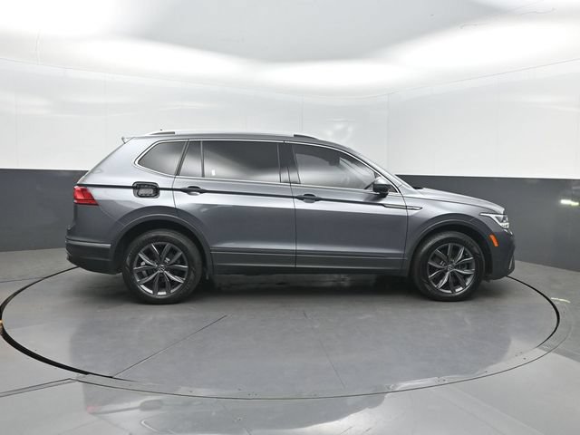 Used 2022 Volkswagen Tiguan SE FWD image 38