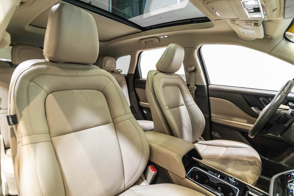 Used 2021 Lincoln Corsair AWD w/ Premium Package image 15