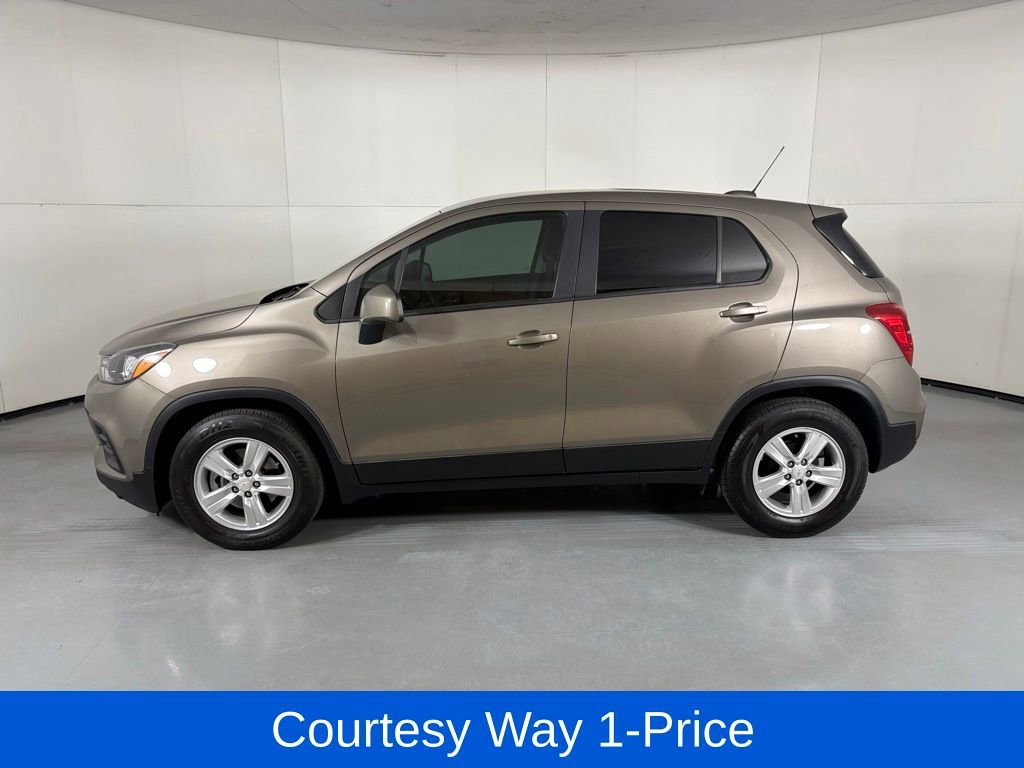 Used 2021 Chevrolet Trax LS w/ Tint and Cruise Package FWD image 6