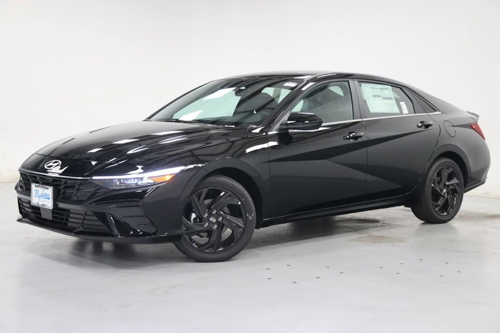 New 2026 Hyundai Elantra SEL Sport Premium FWD image 3
