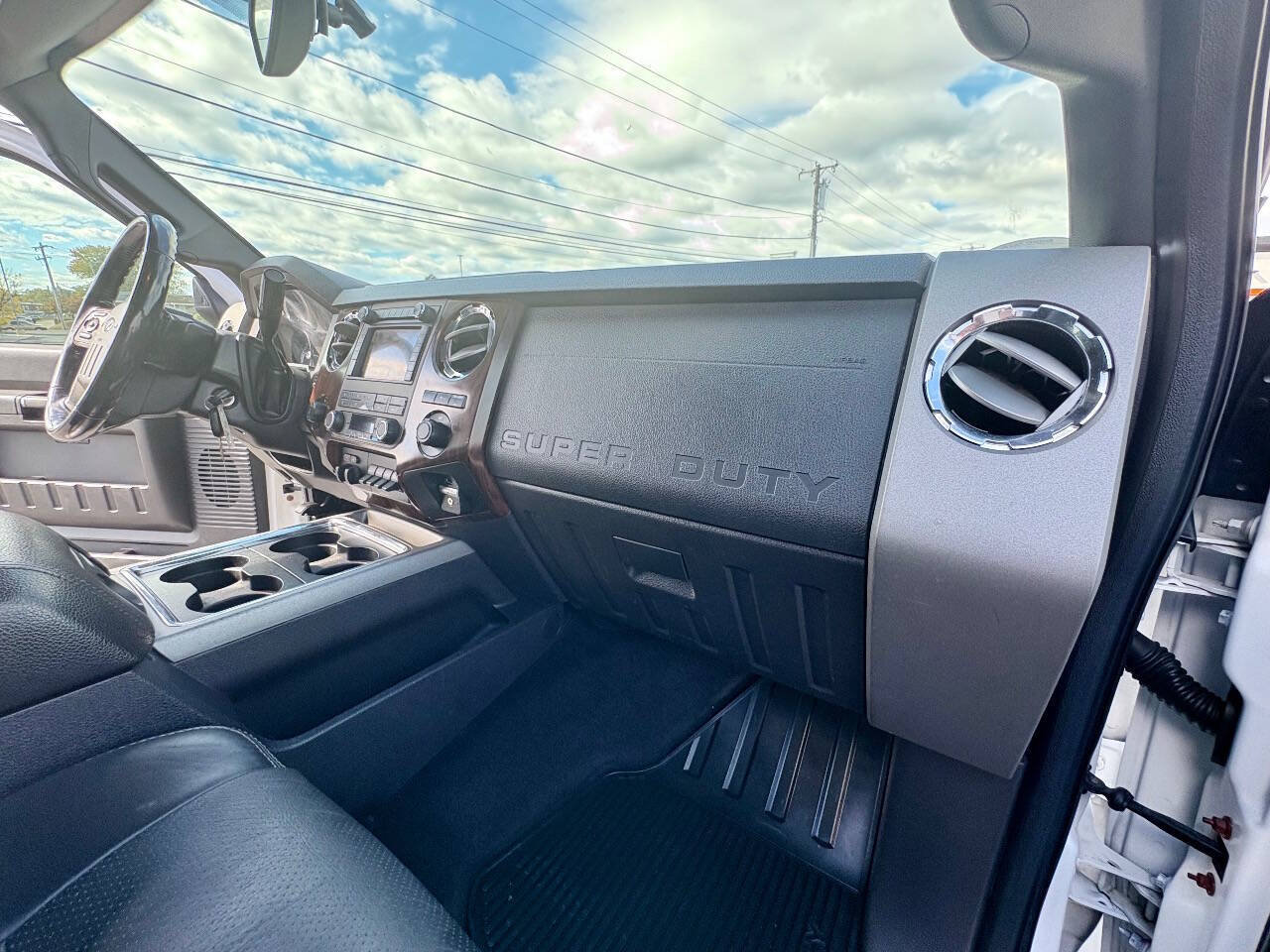 Used 2011 Ford F250 Lariat w/ Chrome Pkg AWD/4WD image 29