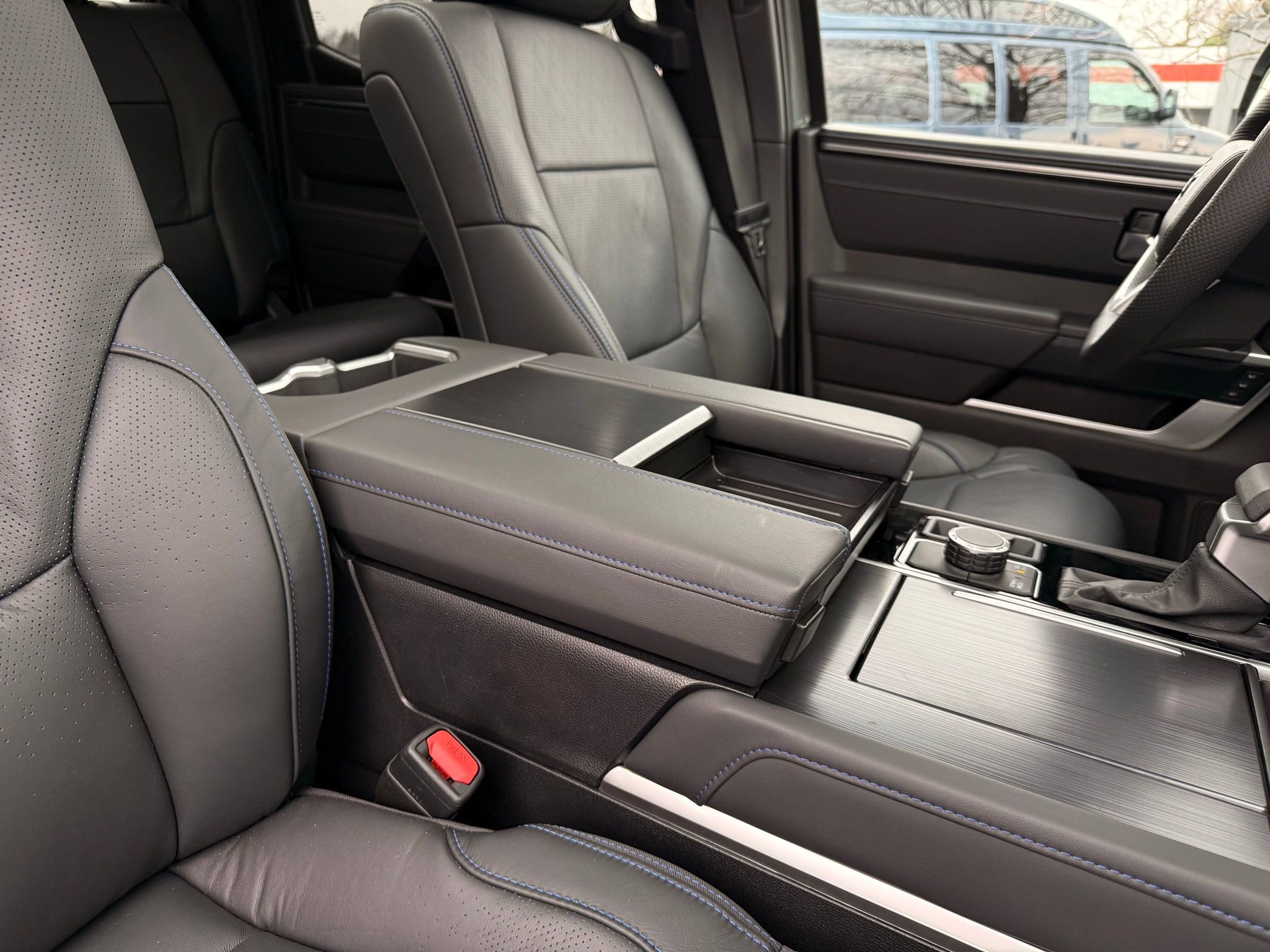 Used 2025 Toyota Tundra Platinum image 31