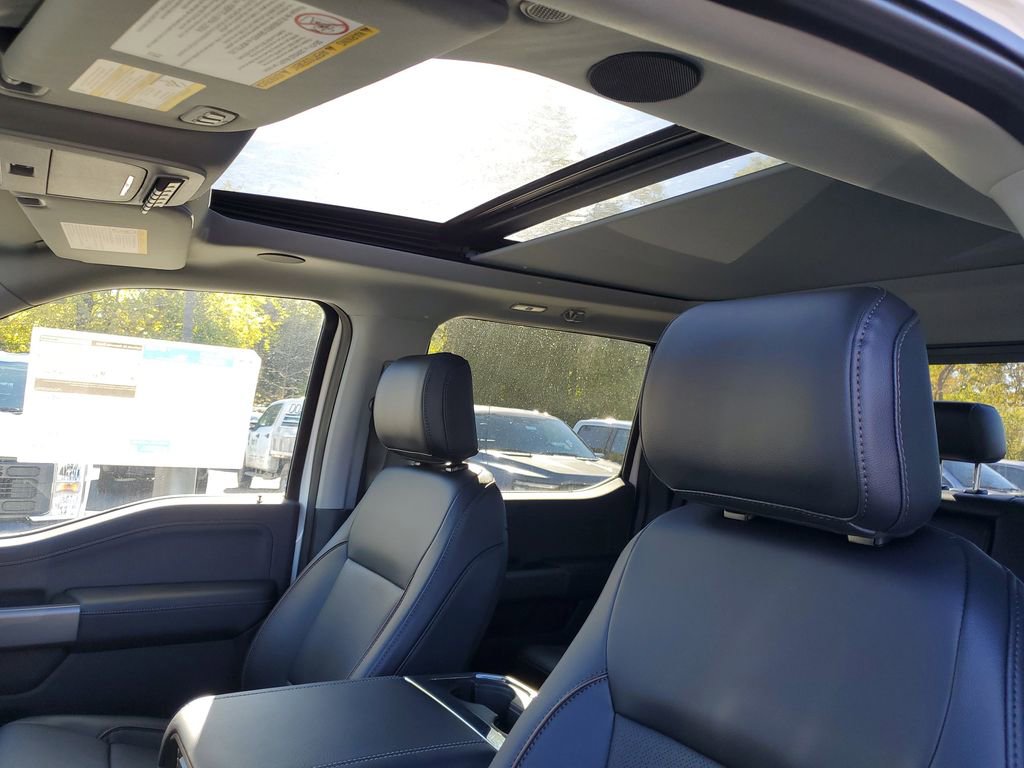 New 2026 Ford F350 Lariat w/ Black Appearance Package image 8