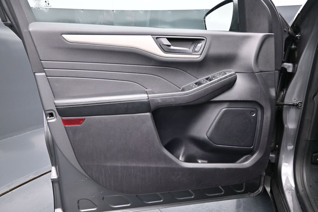 Used 2022 Ford Escape SE w/ SE Sport Appearance Package FWD image 10