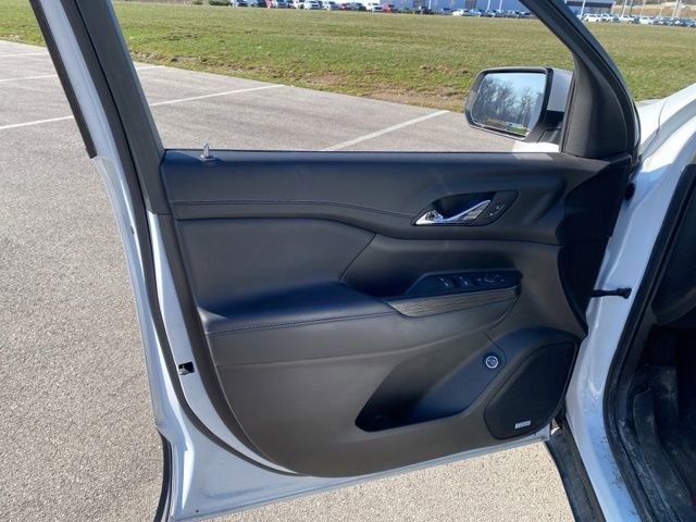 Used 2023 GMC Acadia SLT w/ Trailering Package FWD image 12