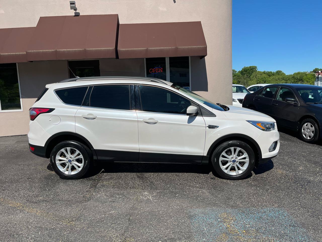 Used 2018 Ford Escape SEL AWD/4WD image 4